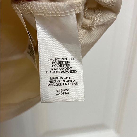 Nine West Cream/ Champagne Women’s Sleeveless Twist Blouse. NWT. Size PP. - Picture 4 of 6